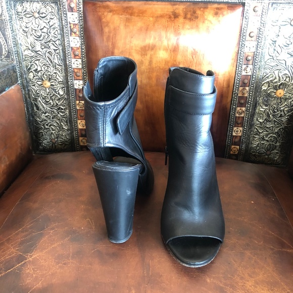 Vince Black Leather Heel - Picture 2 of 2